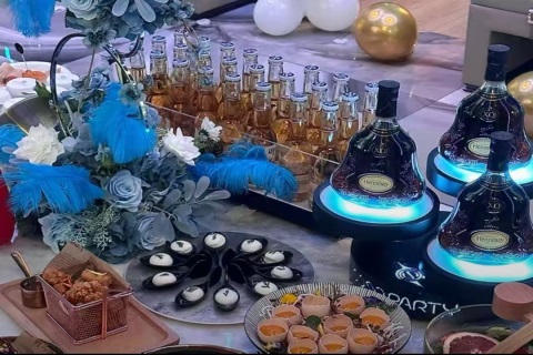 海东夜场招聘模特13起步,海东夜总会多家店可选,专人驻场负责